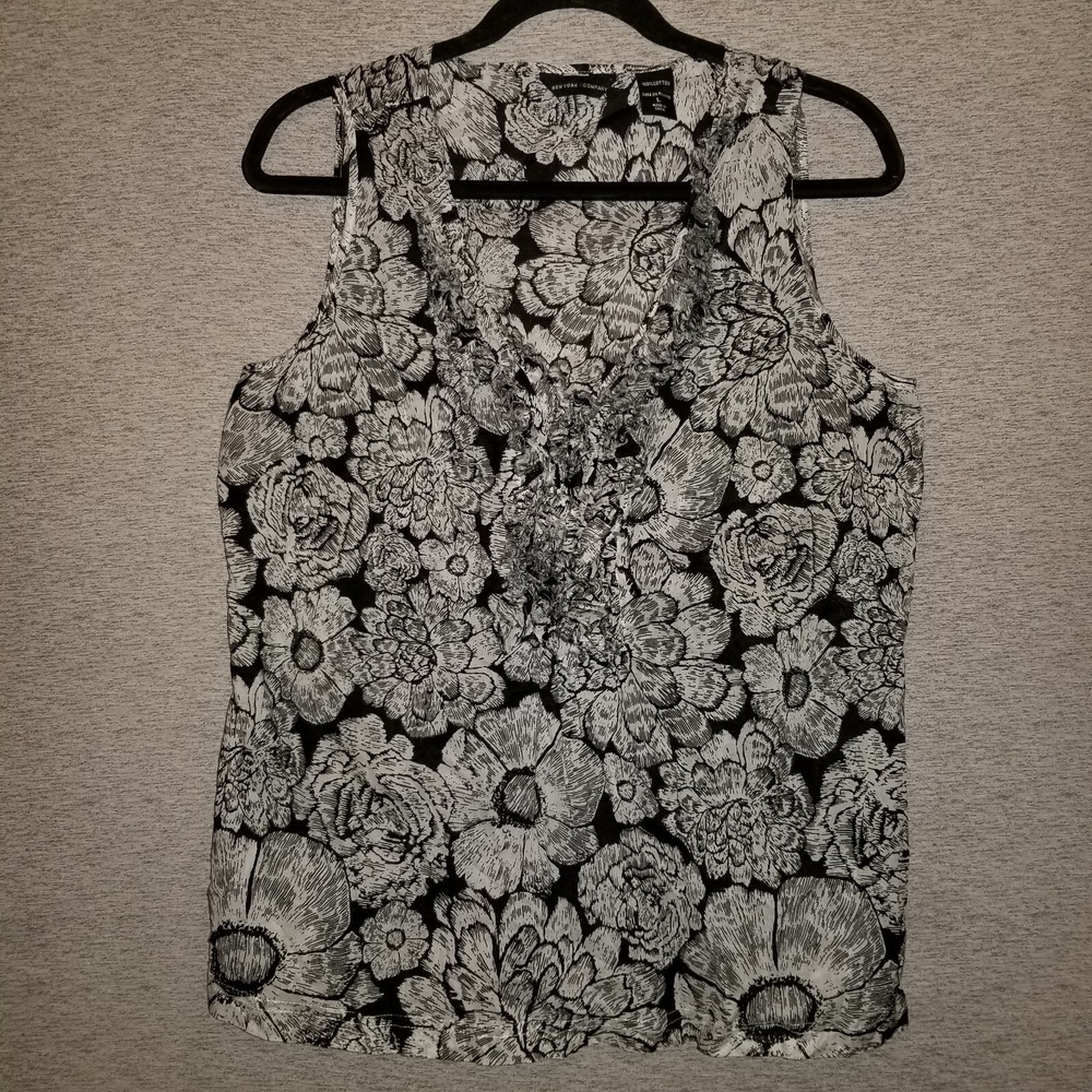 New York & Company Floral Tank Blouse Sz Large Ruffle Top Black White Sleeveless